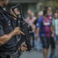 Teroristi bija plānojuši sarīkot trīs sprādzienus Barselonā, ziņo mediji