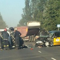 ФОТО: В результате аварии на ул. Гранита блокировано движение