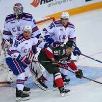 KHL sezonas atklāšanā SKA sagrauj 'Ak Bars' hokejistus