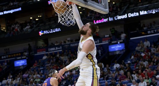 Valančūns gūst 26 punktus 'Pelicans' uzvarā pār 'Hawks'