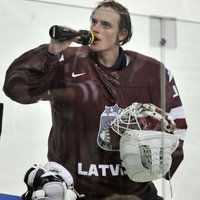 Gudļevskis atvaira 29 metienus AHL spēlē