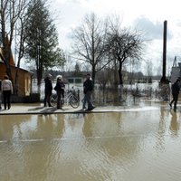 Zemā ūdens līmeņa dēļ pavasarī iespējami spēcīgi plūdi, bažījas sinoptiķi