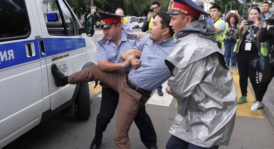 ANO kritizē protestētāju apspiešanu Kazahstānā