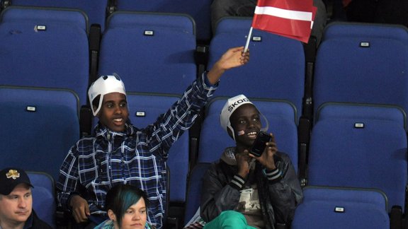 Nenopietnais IIHF rangs: viens Latvijas 'amerikānis' nespēja apturēt 20 amerikāņus Nenopietnais IIHF rangs: viens Latvijas 'amerikānis' nespēja apturēt 20 amerikāņus