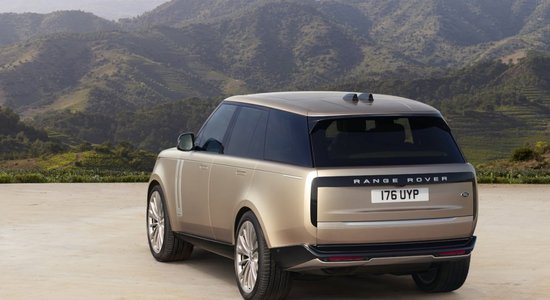 'Land Rover' prezentējis jaunās paaudzes 'Range Rover' apvidnieku