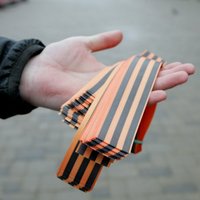В Литве выяснили, кто распространяет георгиевские ленточки
