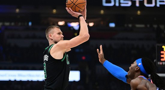 'Celtics' galvenais treneris sašutis par Porziņģa neiekļaušanu NBA Zvaigžņu spēlē