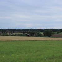 Tilts uz nekurieni – viena no neparastākajām vietām Latvijas lauku ainavā
