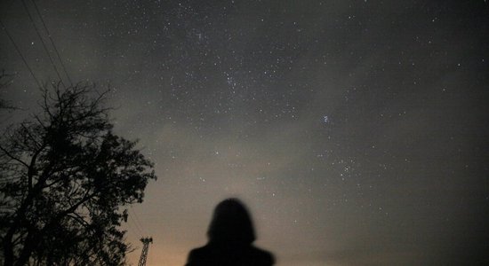 Искры в небе: на этой неделе над Латвией можно будет наблюдать Дракониды