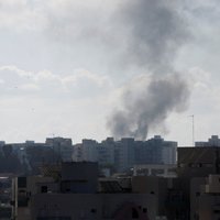 Palestīniešu kaujinieki no Gazas joslas uz Izraēlu izšāvuši desmitiem raķešu
