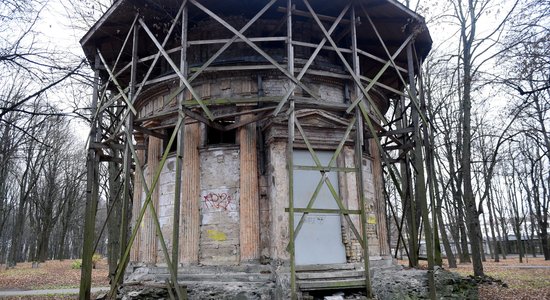 Uzsāks Rīgas Lielo kapu 'inventarizāciju'; teritorijas nākotne joprojām neskaidra