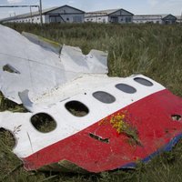Video: Gadu pēc traģēdijas parādās jauns šokējošs MH17 katastrofas ieraksts