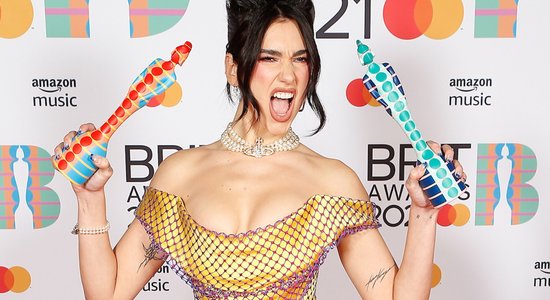 Dua Lipa saņem 'Brit Awards' labākā albuma godalgu