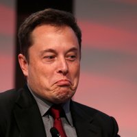 'Tesla' gada laikā zaudējusi miljardu dolāru