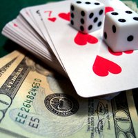 Protestējot pret nodokļu palielināšanu, azartspēļu nozare varētu vērsties tiesā pret valsti