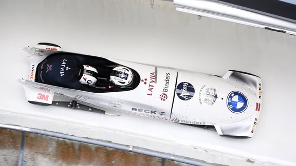 Bobslejs, Pasaules kausa posms divniekiem