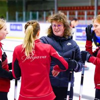 Latvijas sieviešu kērlinga izlase turnīru Tallinā noslēdz ceturtdaļfinālā