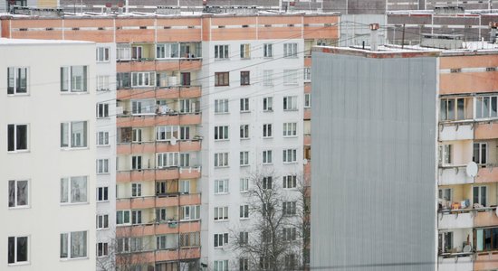 Sērijveida dzīvokļu cenas sarūk, strauji pieaudzis piedāvājums