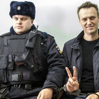 Krievijā policija piekāvusi Navaļnija štāba darbiniekus