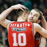 Lietuvas basketbola grandu duelī 'Lietuvos rytas' pamatīgi sakauj 'Žalgiri'