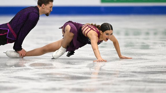 Latvijas daiļslidotāji Aurēlija Ipolito un Lūks Rasels