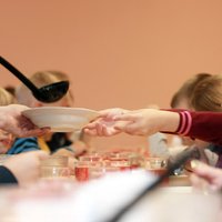 PVD skolās un bērnudārzos bieži konstatē uztura normu un veselīguma principu neievērošanu