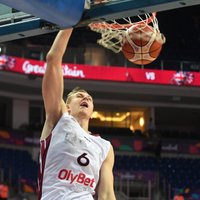Video: Porziņģis un Mozgovs pirms savstarpējā dueļa iekļūst 'Eurobasket 2017' TOP 5