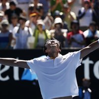 'Australian Open' sensāciju autoru duelī uzvar korejietis Čuns