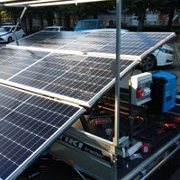 Foto: 'Latvenergo' inženieri izstrādājuši solāro paneļu mobilo iekārtu