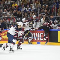 Сборная США одержала волевую победу над командой Латвии, отыгравшись с 1:3