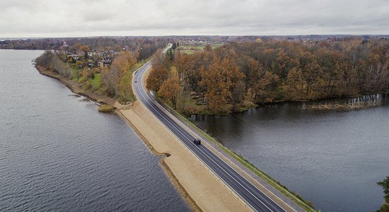 ФОТО. В Лиелварде за год реконструирован участок шоссе Рига-Даугавпилс