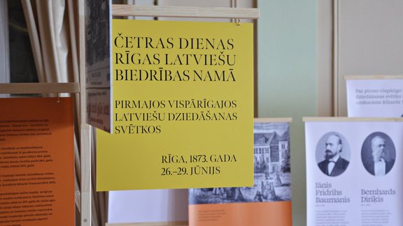 Rīgas Latviešu biedrībā apskatāma Pirmajiem Dziesmu svētkiem veltīta izstāde