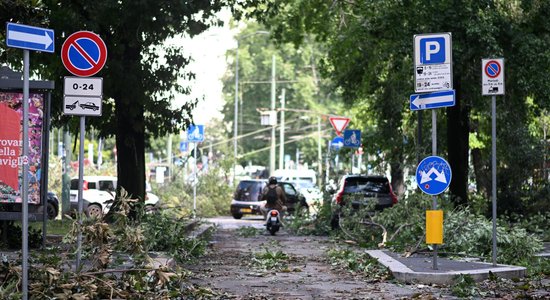 Vētrās Itālijas ziemeļos un savvaļas ugunsgrēkos Sicīlijā gājuši bojā pieci cilvēki