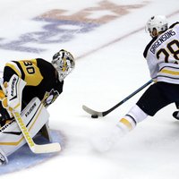 Girgensons un 'Sabres' NHL sezonas sākumā sarūgtina Bļugeru un 'Penguins'