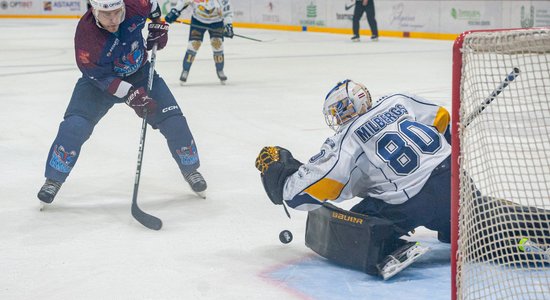 Latvijas hokeja lielklubi svin kārtējās uzvaras OHL mačos