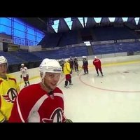 Video: Hokejistu treniņš no vārtsarga skatu punkta