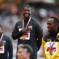 IAAF noliedz 100 metru sprinta apbalvošanas pārcelšanu Getlina izsvilpšanas dēļ