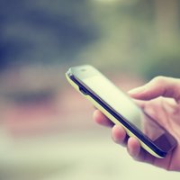Mobilos telefonus Rīgas domei piegādās 'Bīstamie sakari'