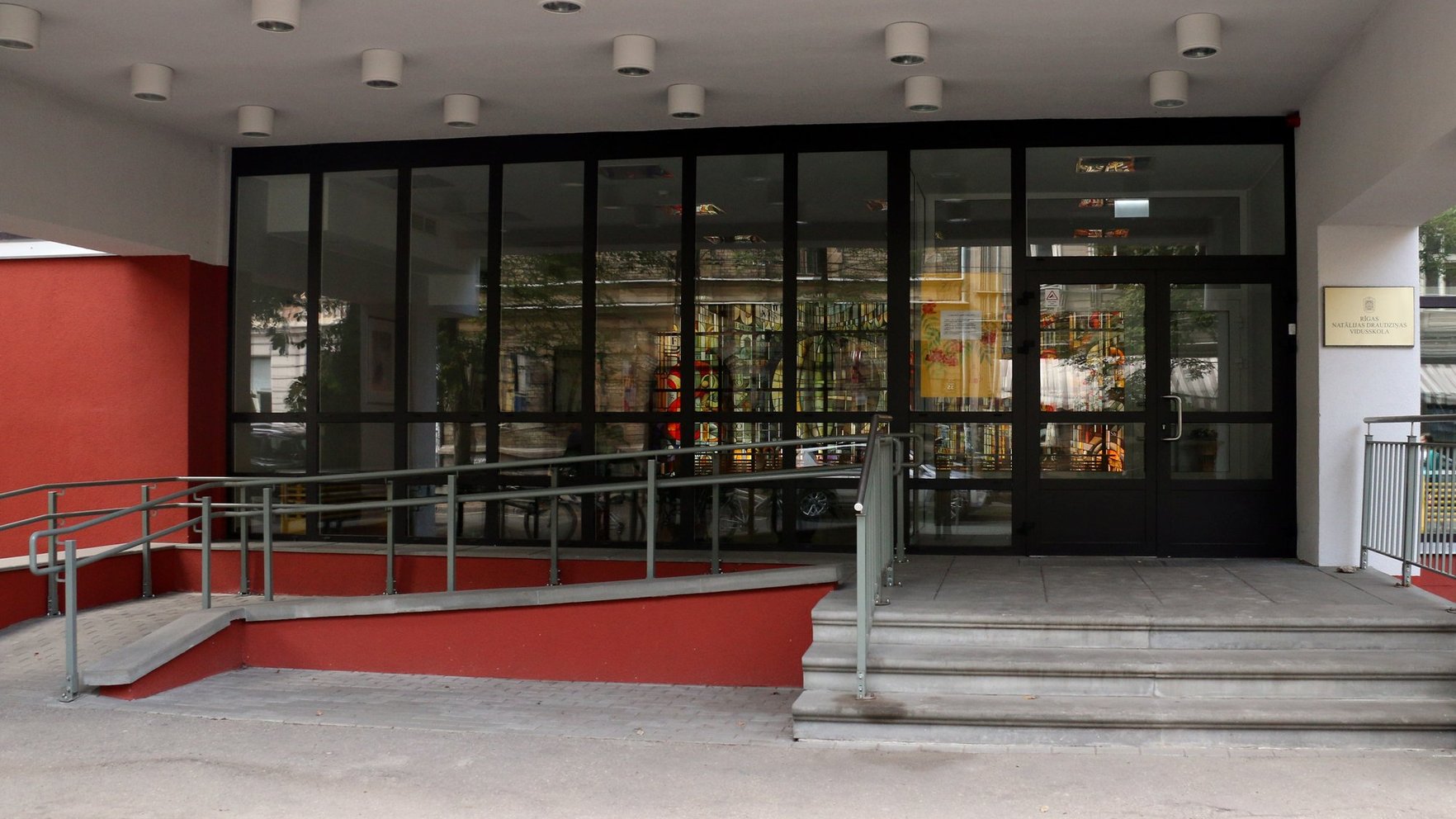 Pašvaldība skubinās ātrāk vērtēt Natālijas Draudziņas vidusskolas direktora darbu