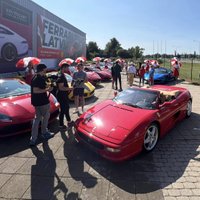 ФОТО: На этой неделе на дорогах Латвии проходит эксклюзивный тур Ferrari