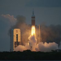 Izmēģinājuma lidojumā devies jaunais ASV kosmosa kuģis 'Orion'