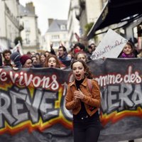 Foto: Francijā 200 pilsētās protestē pret valdības iecerētajām darba likuma reformām