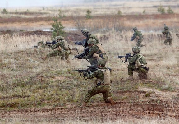 Канадский командир: число размещенных в Латвии военных может увеличиться в случае кризиса