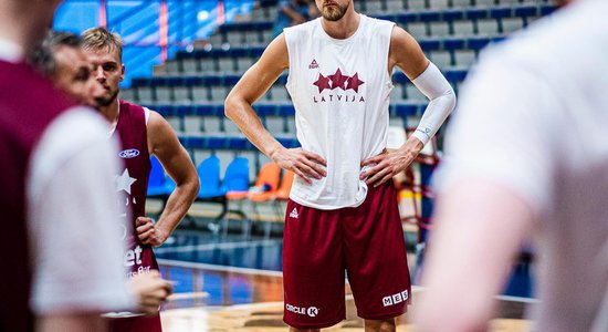 Porziņģa dzimšanas dienā Latvijas basketbolisti Liepājā tiekas ar Zviedriju