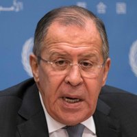 Lavrovs mudina Trampu pretoties 'rusofobiskām' intrigām