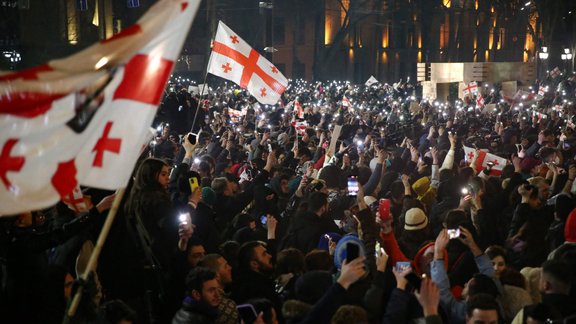 Gruzijā nerimst protesti - 3