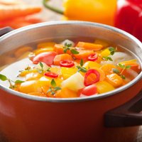 Vienkāršas dārzeņu zupas. 19 vasarīgas idejas vakariņām