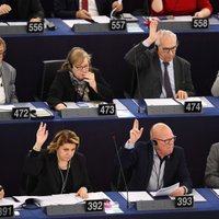В Европарламенте требуют расширить санкции против России из-за Донбасса