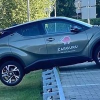 Foto: Sajaucot braukšanas režīmus, Rīgā auto uzkaras stāvvietas barjerā