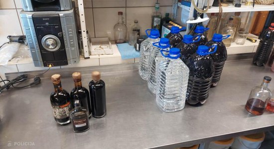 ФОТО. В Ропажском крае полицейские накрыли нелегальное производство алкоголя